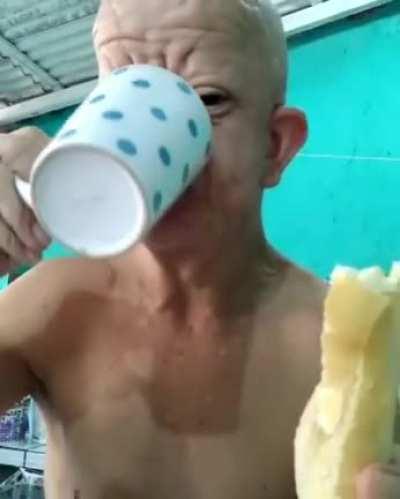 Imagine wakening up in the morning and seeing this nigga in yo house wyd?