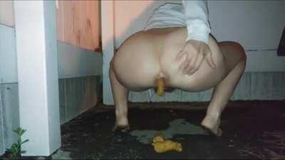 Deliciosa panocha peluda miona le huelen los pelos de la pucha a puro orín y que rico caga esos troncotes de mierda duros y gruesos