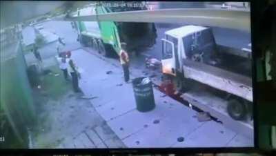 WARNING: Not for sensitive viewers. Another day on the roads in South Africa.