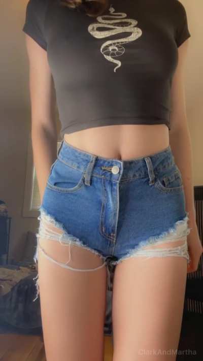 My sexy little jean shorts 