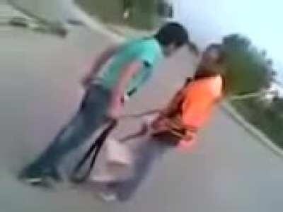 Turkish Garbage collector defends himself from a younger bully. A Turkish classic!