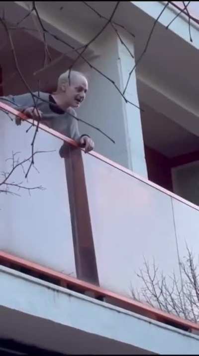 Skaters vs home owners in Valencia, Spain