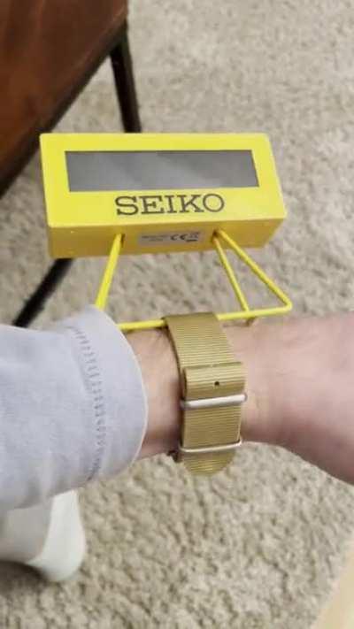 Slips right under the cuff 😍