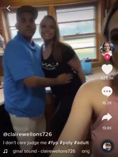 Honey a cheeseburger would keep that man happy you don’t have to offer up family members 🤦‍♀️