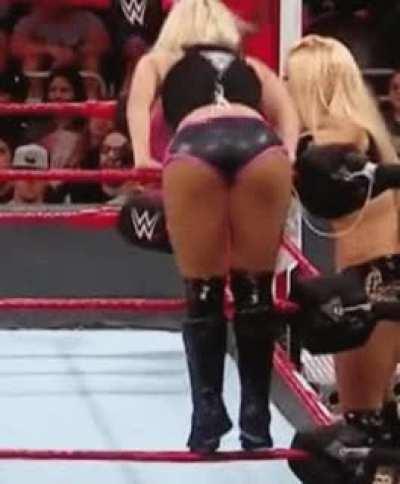 she knowssssssssssssssss..........