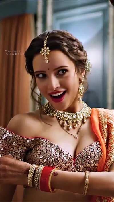 Tripti remove clothes 