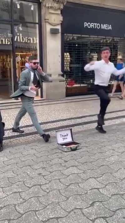 Didn't even tip after. Leave people tf alone.