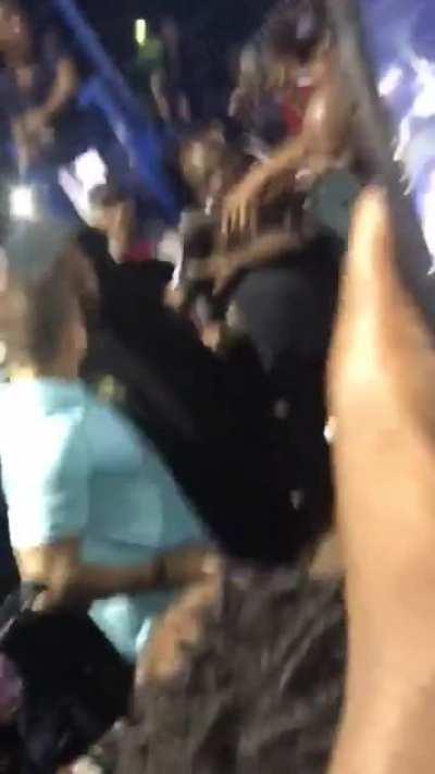 Throwback to when Ronaldinho visiting Peckham got a grown man screaming like a girl🤣