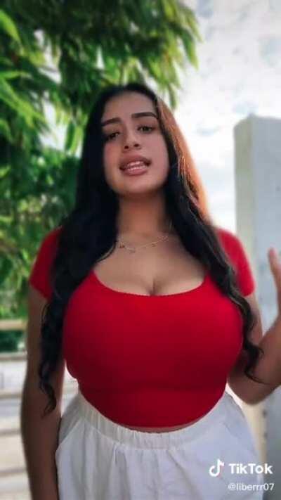 Una chichona más...