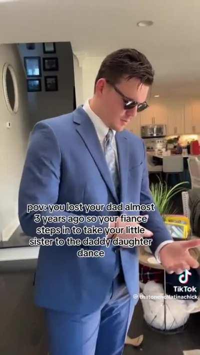 Her fiancé steps in to take her little sister to the daddy daughter dance