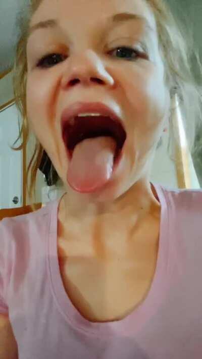Long thick tongue