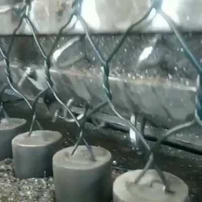 How wire fences are knitted!