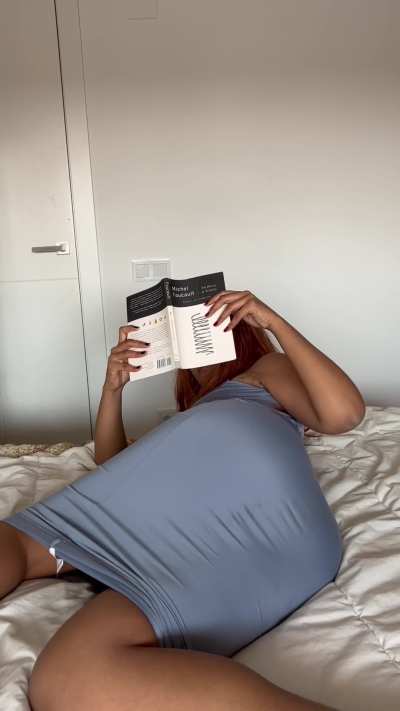 Lil twerk even when reading hehe