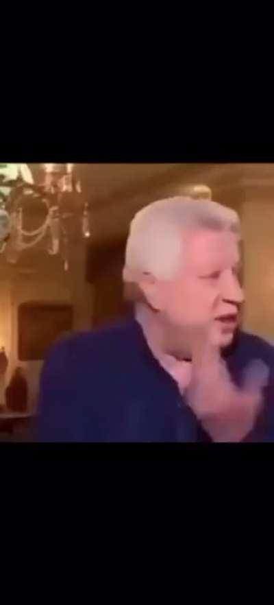 يوم يمر عليك فلاش باك للقطة قد شفتها