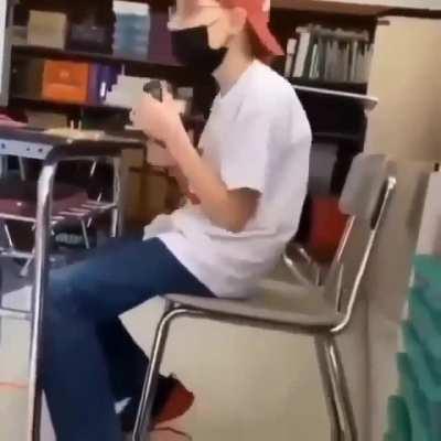 Bájenle el internet a mi compa el Quique que anda re loco