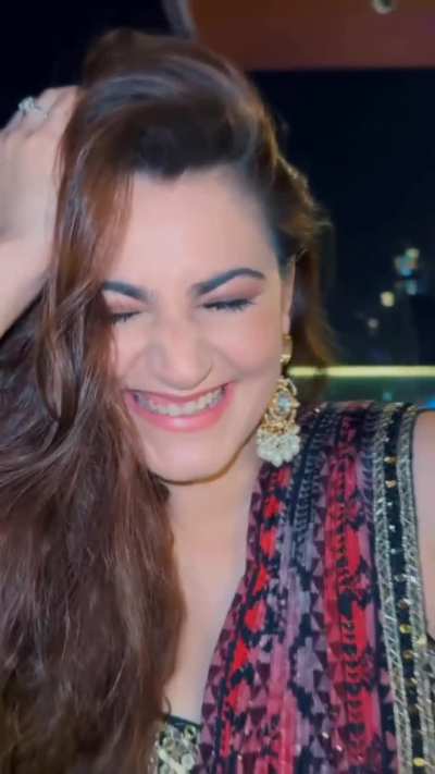 Dusre ki Biwi >> Khudki Girlfriend 