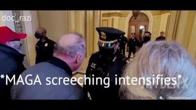 Karen demands to speak to the manager of the US Government