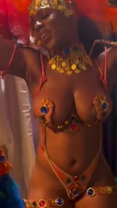 @caribbean_ ft@kay.Ivoe