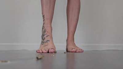 Do you like big toe only crush? 