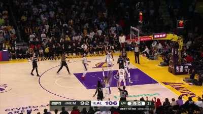 [Highlight] Ja Morant makes Mark Jones say the fish grease thing after scoring the last 22 points for the Grizzlies to cut the lead to 11 for the Lakers