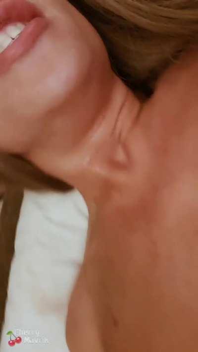 Have you ever seen another girl shoot a fountain like mine?? ⛲⛲⛲ Self Facial! [oc]