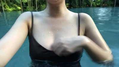 The p(oo)l was a bit nippy ☺️