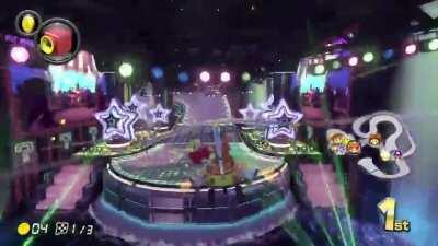 [MK8DX] A Boo just HAD to show up at this exact moment...