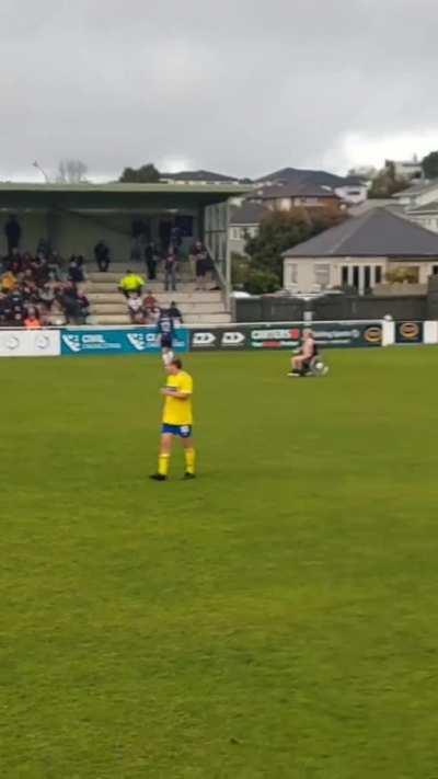 Man in wheelchair streaks Auckland City vs Bucklands Beach in New Zealands Chatham Cup.