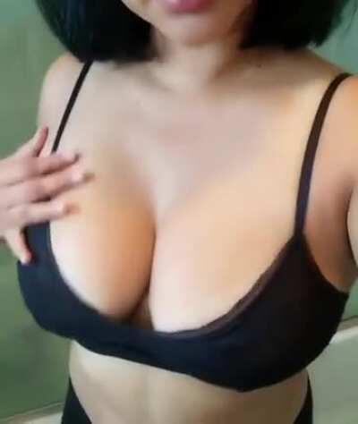 They Looks Perfect! (Flash)