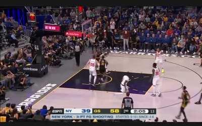 [Highlight] Steph with some sauce to further extend Warriors comfortable lead.