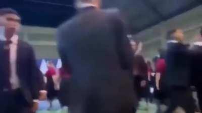 Como é doutrinado o autoritarismo nos jovens evangélicos.