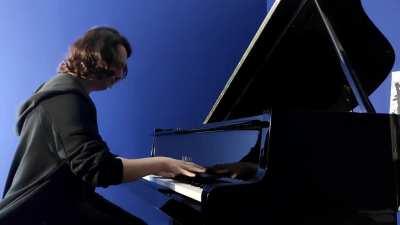 Hey y'all! This sub has reached 250k followers ✨🎉🥳🎹✨ for this occasion I've made my first mashup - Hungarian Liebesballade-Impromptturno für Elise Moonlune-Watertorrent von La Campanella 🎶 I hope you'll have a great day!