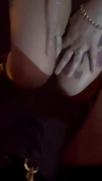 No panties, no problem 😉 [GIF]