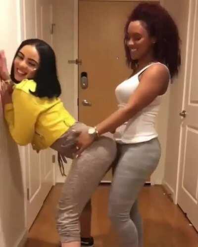 Cant resist that ass