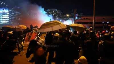 Rare HD Front Line Defense Footage During Police's Siege on One of Hong Kong's University