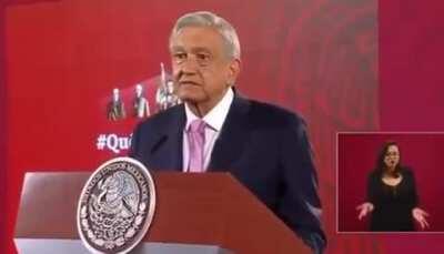 El cacas comparando a sus seguidores con mascotas (de nuevo)