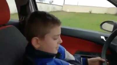 Dad lets his 10 years old child drive his car, wcgw