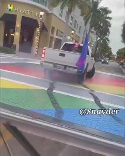 coche basado🤑🏳️‍🌈