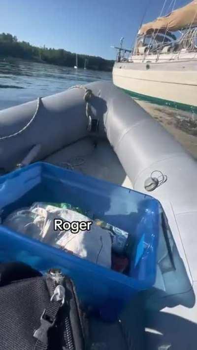 VieWER DisCreTion IS AdViCED. LaSt MomeNtS of SuPeR RoGeR's LiFE caPTurEd On FiLm BeFoRe hE diVes inTO ABySs; MisSioN imPowSiBle: SaViNG TiTaN Sub'S TraPped MorTaLs