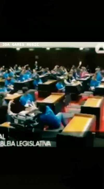 Espera,estou pensando em um Título