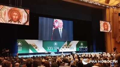 Тоталитарная секта, групповое фото со спины