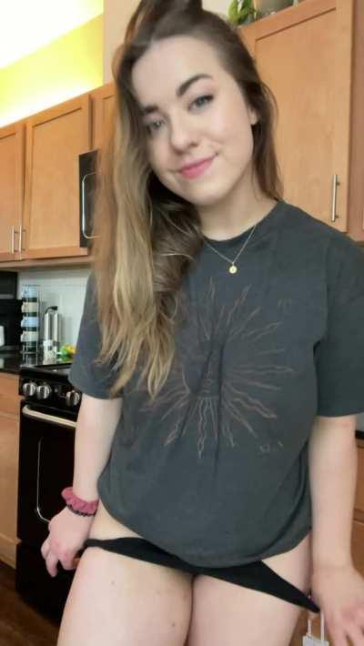 i hope you enjoy this lil strip video :))