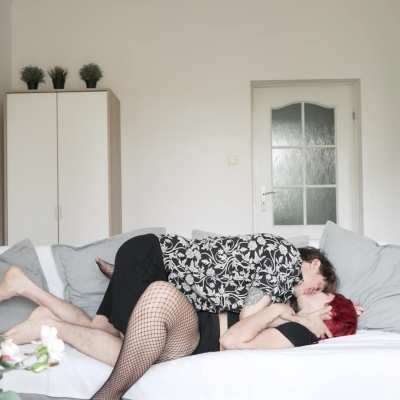 Love making out on the couch♥