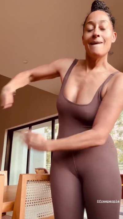 Damn Tracee🍑🍑😬😬