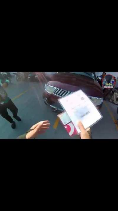 Pulis vloggers rewarding violators instead of apprehending just for content