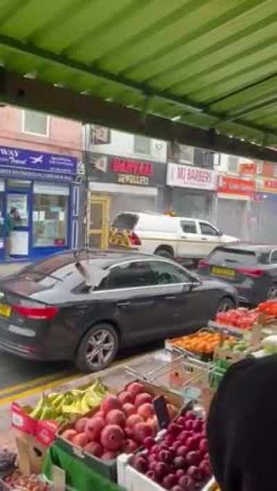 Thieves ram into Jewellery Store and Rob the place. (Birmingham, UK) Just now.
