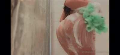 First part of Bath vid. Click “redgifs” above for sound