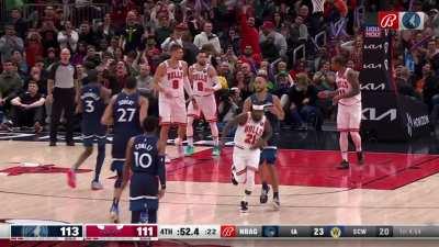 [Highlight] Rudy Gobert misses both free throws in crunch time, then the Bulls get an 8 second violation with less than a minute left