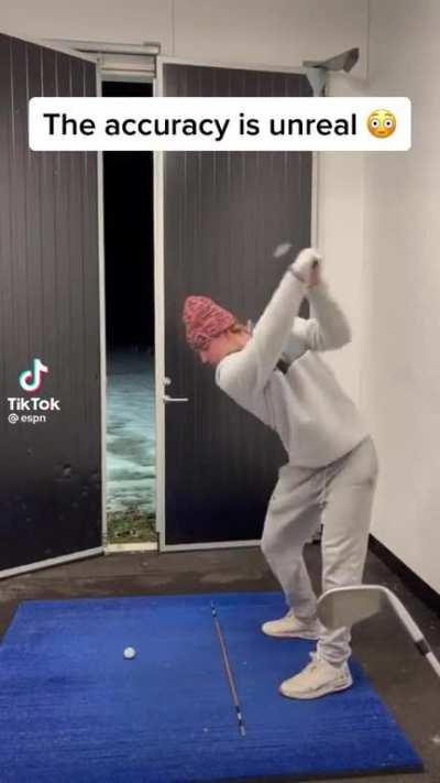 This guys accuracy with a driver is insane