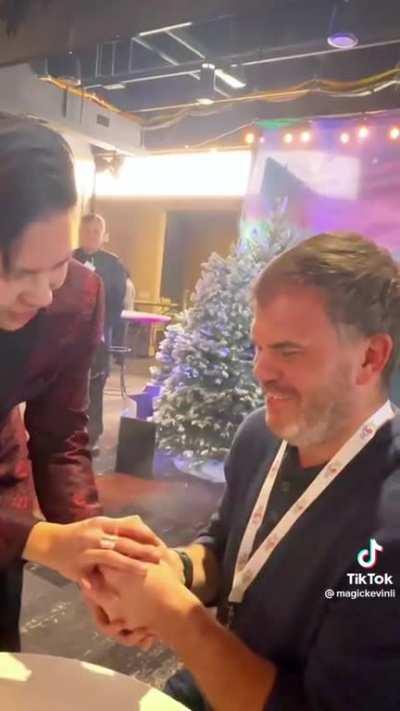 Magician finds a way to make visually impaired man experience the magic.
